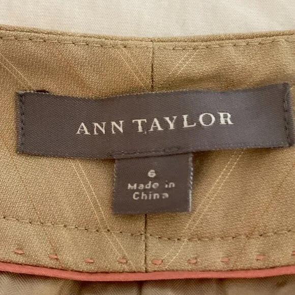 Ann Taylor Beige Pin-Striped 2-Piece Pant Suit / Size 6 / Class/Chic/Timeless - Picture 7 of 8